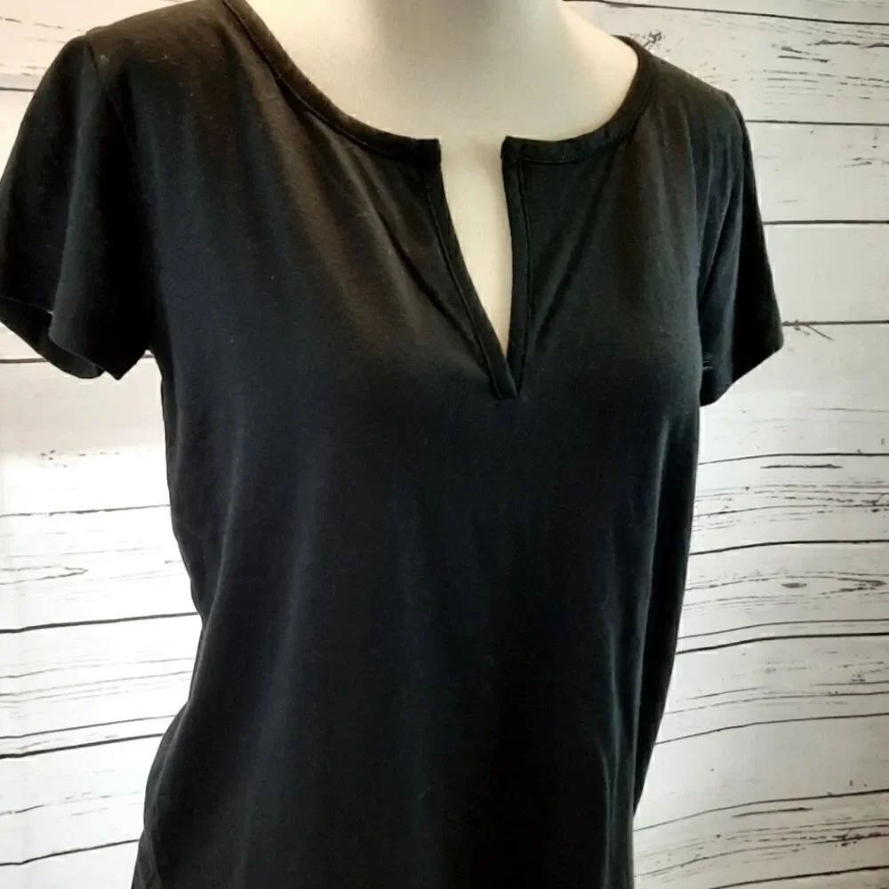  J CREW BLACK SPILT V NECK SHORT SLEEVED TEE 